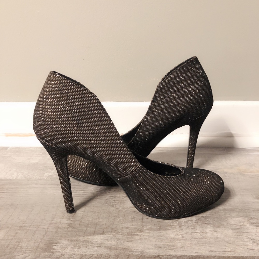 Nine west golden color heels